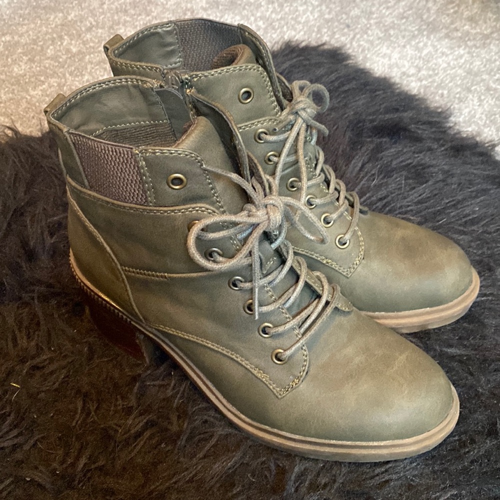 Light used Crown Vintage Boots